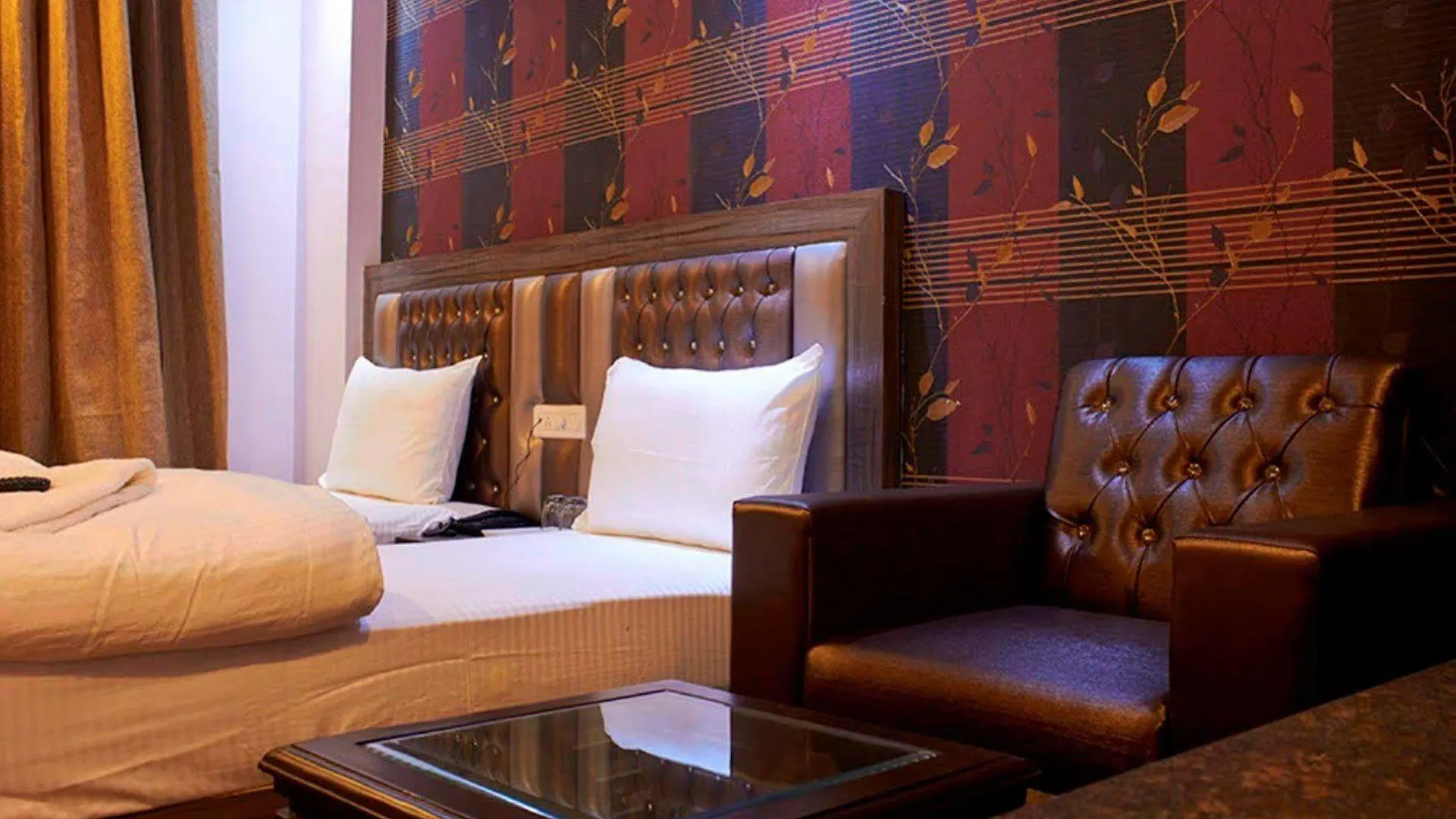 Hotel Waterfall Delhi