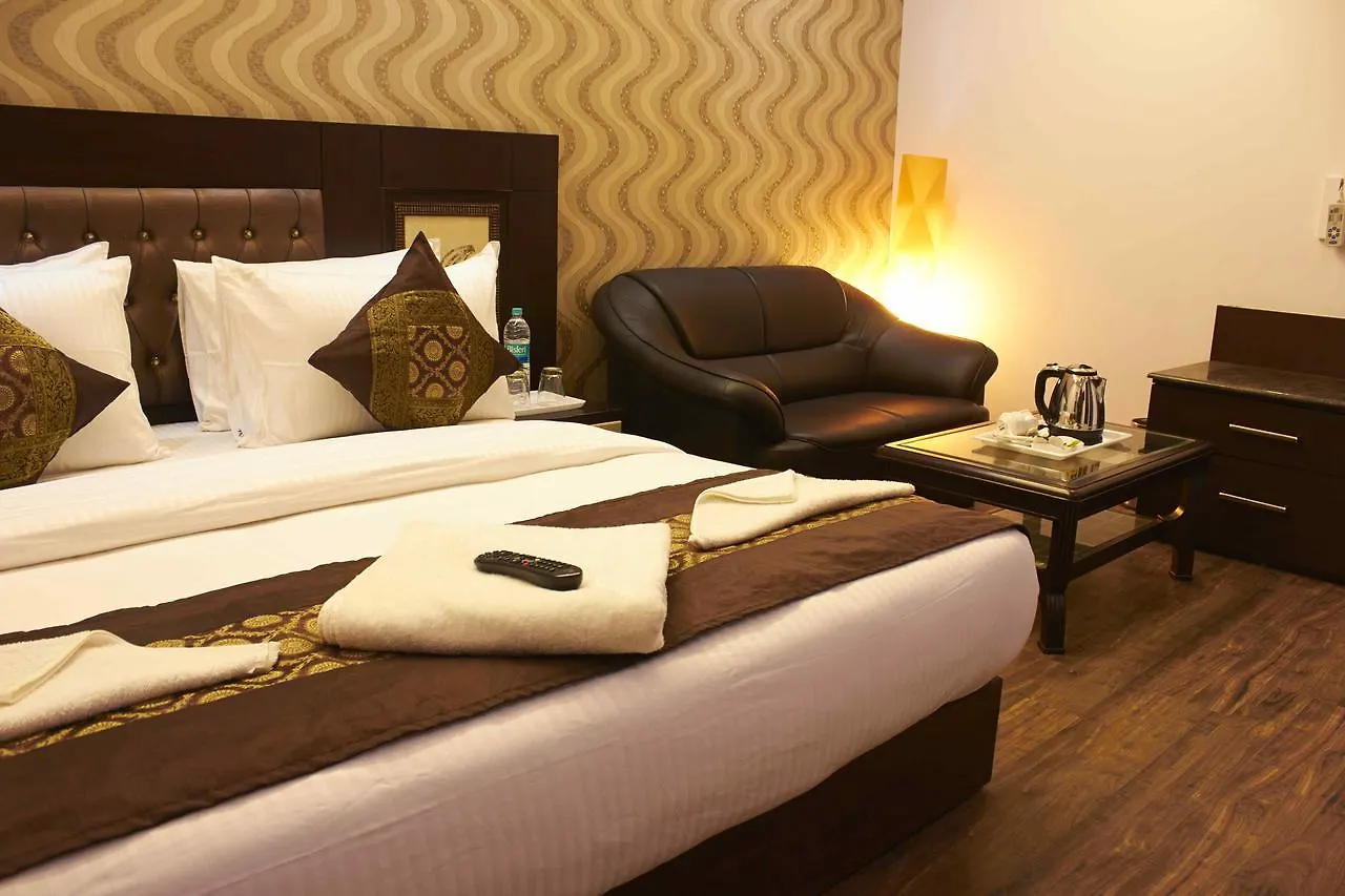 Hotel Waterfall Delhi