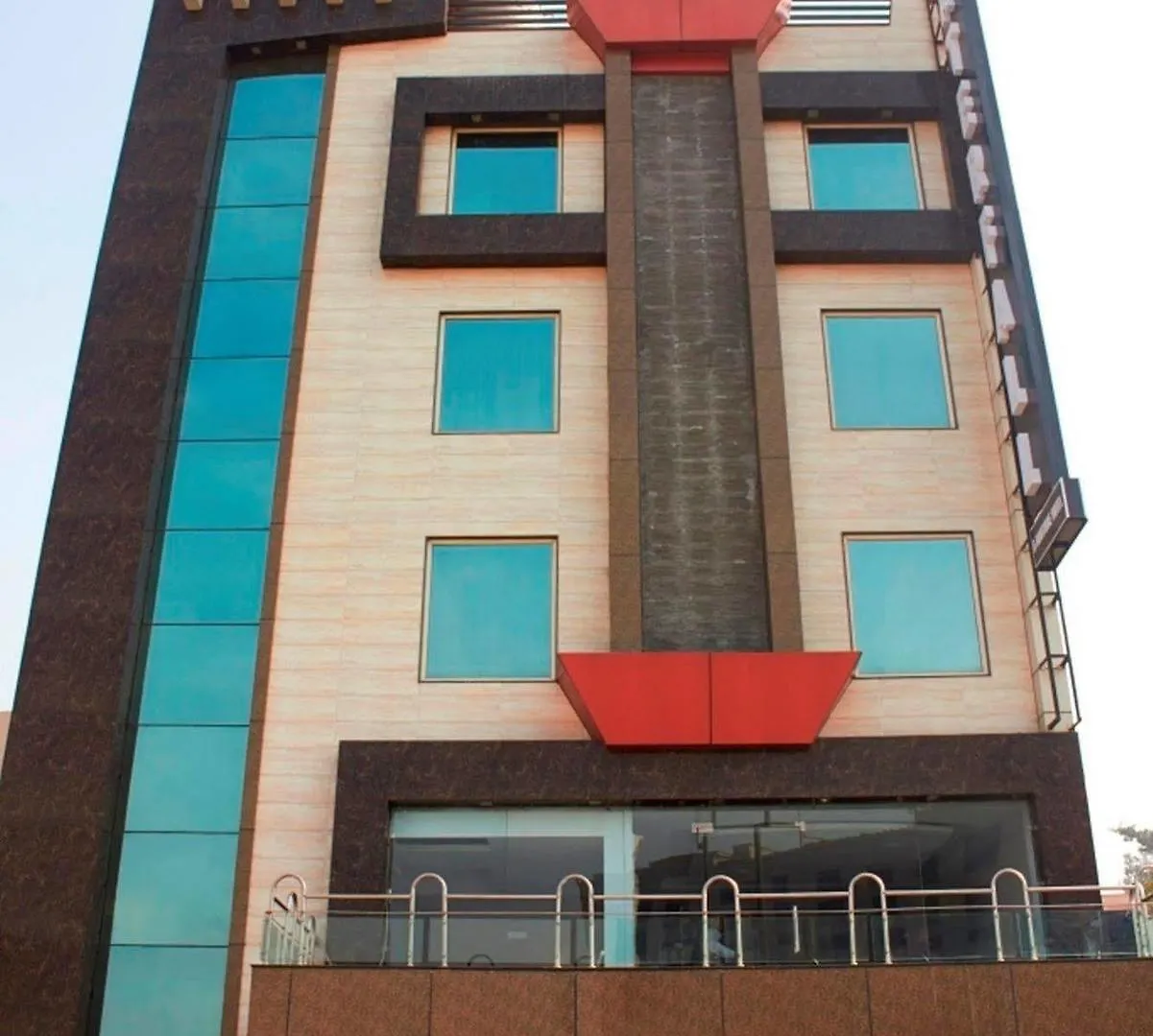 Hotel Waterfall Delhi