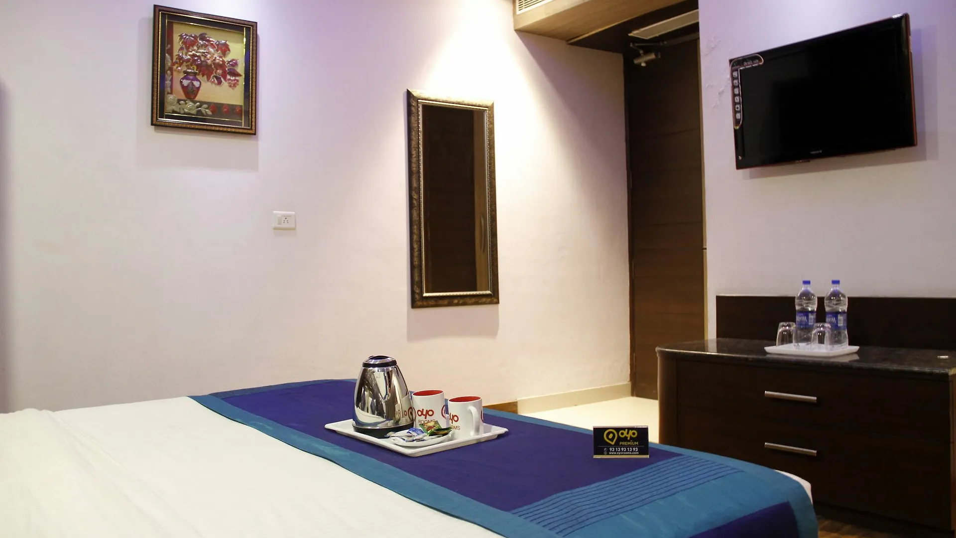 Hotel Waterfall Delhi
