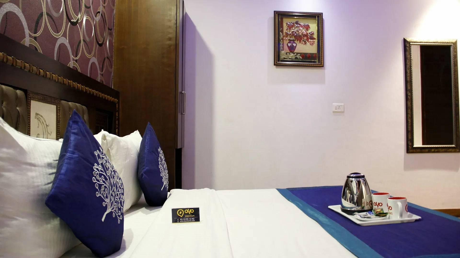 Hotel Waterfall Delhi