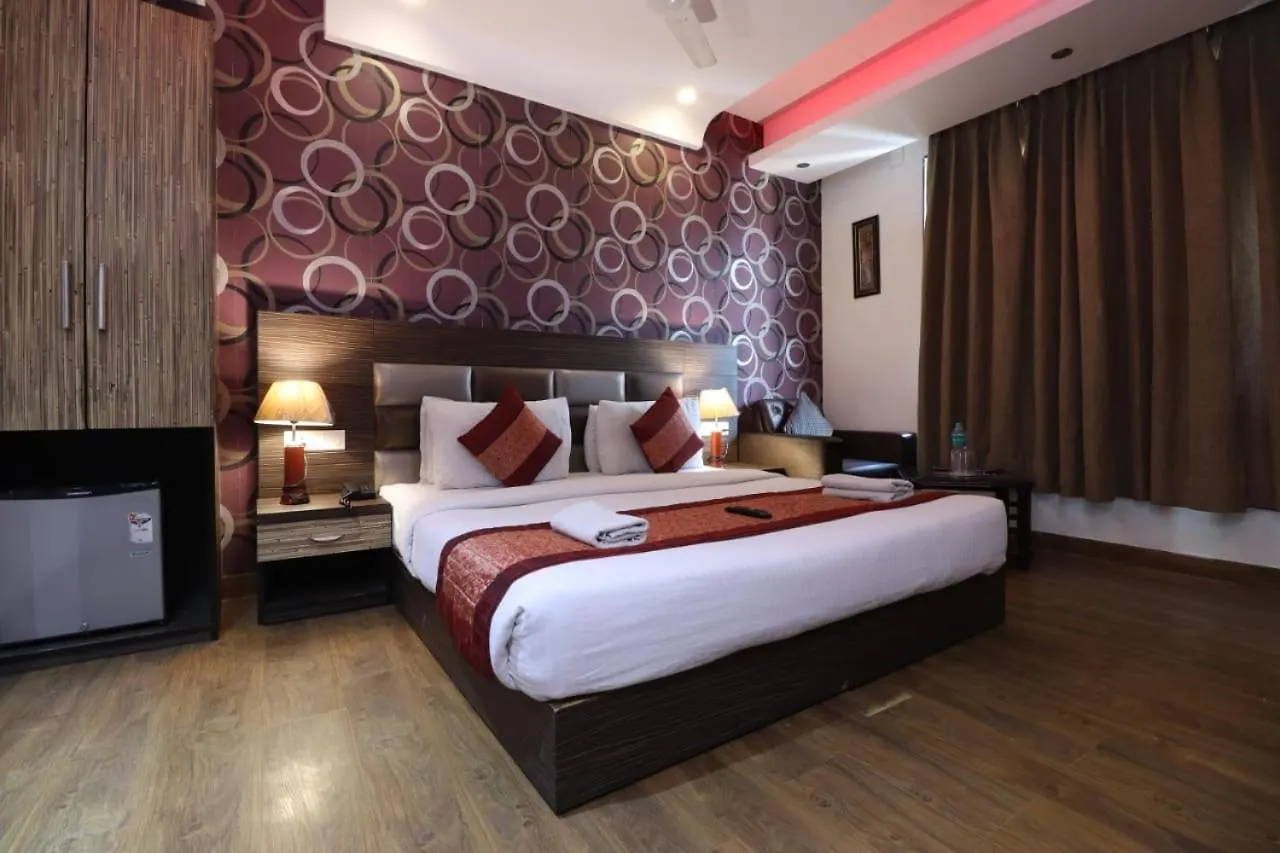 Hotel Waterfall Delhi